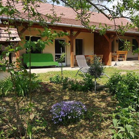 Flora Apartmanok Kehidakustany Ngoại thất bức ảnh